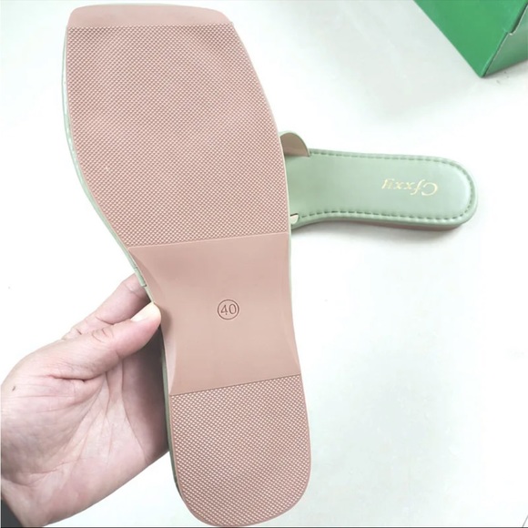 La perla Coco luxury pearls slide sandal in black - Picture 3 of 5